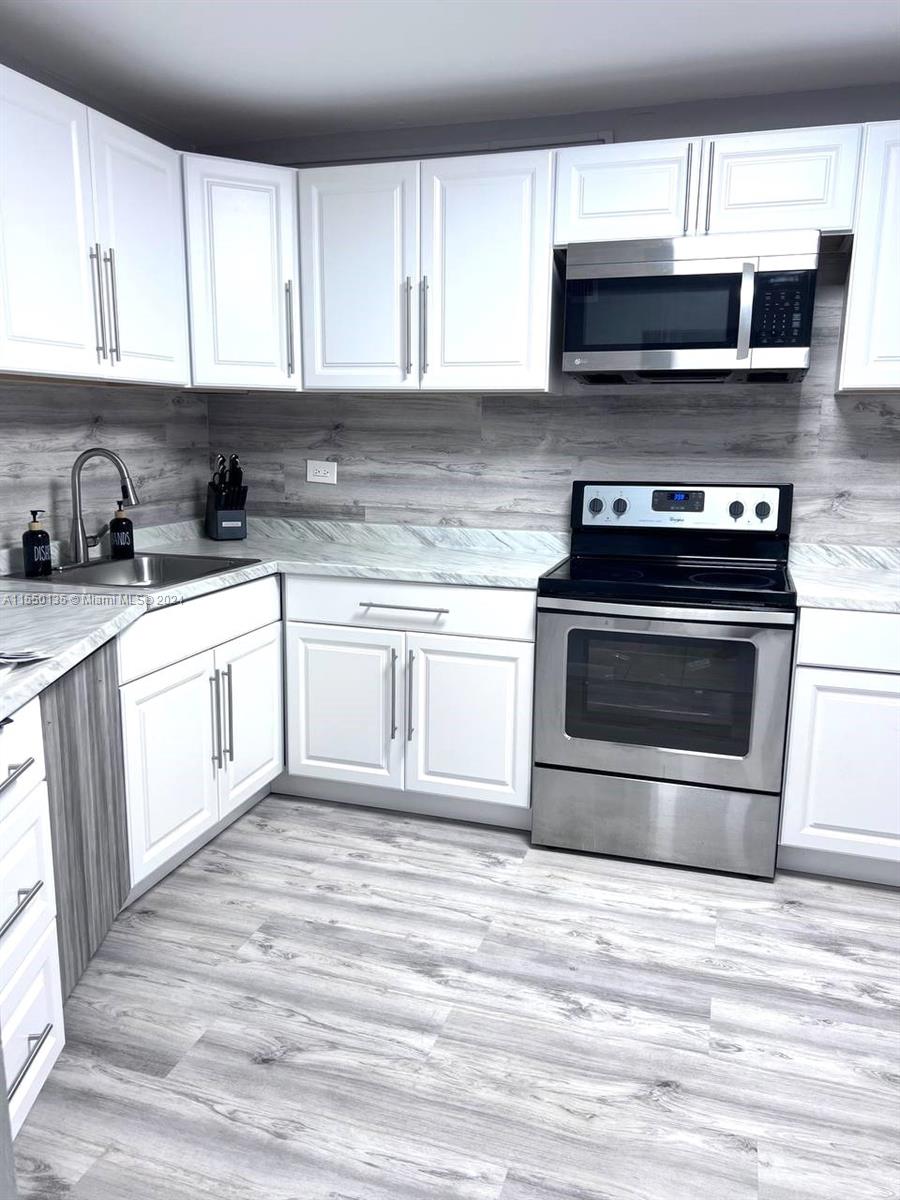 1670 191st St, Miami, FL, 33179 United States, 2 Bedrooms Bedrooms, ,2 BathroomsBathrooms,Residential,For Sale,191st St,A11550135