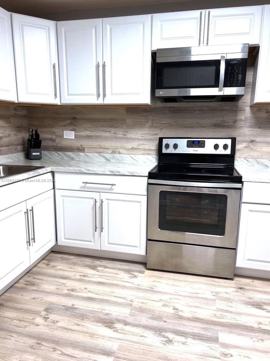 1670 191st St, Miami, FL, 33179 United States, 2 Bedrooms Bedrooms, ,2 BathroomsBathrooms,Residential,For Sale,191st St,A11550135
