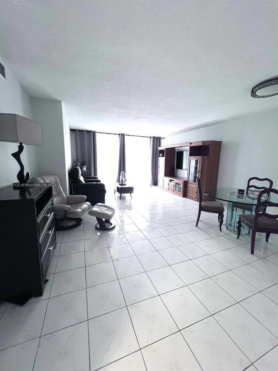 1670 191st St, Miami, FL, 33179 United States, 2 Bedrooms Bedrooms, ,2 BathroomsBathrooms,Residential,For Sale,191st St,A11550135