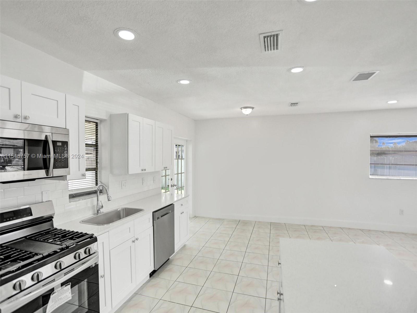 21401 102nd Ave, Cutler Bay, FL, 33189 United States, 3 Bedrooms Bedrooms, ,1 BathroomBathrooms,Residential,For Sale,102nd Ave,A11548757