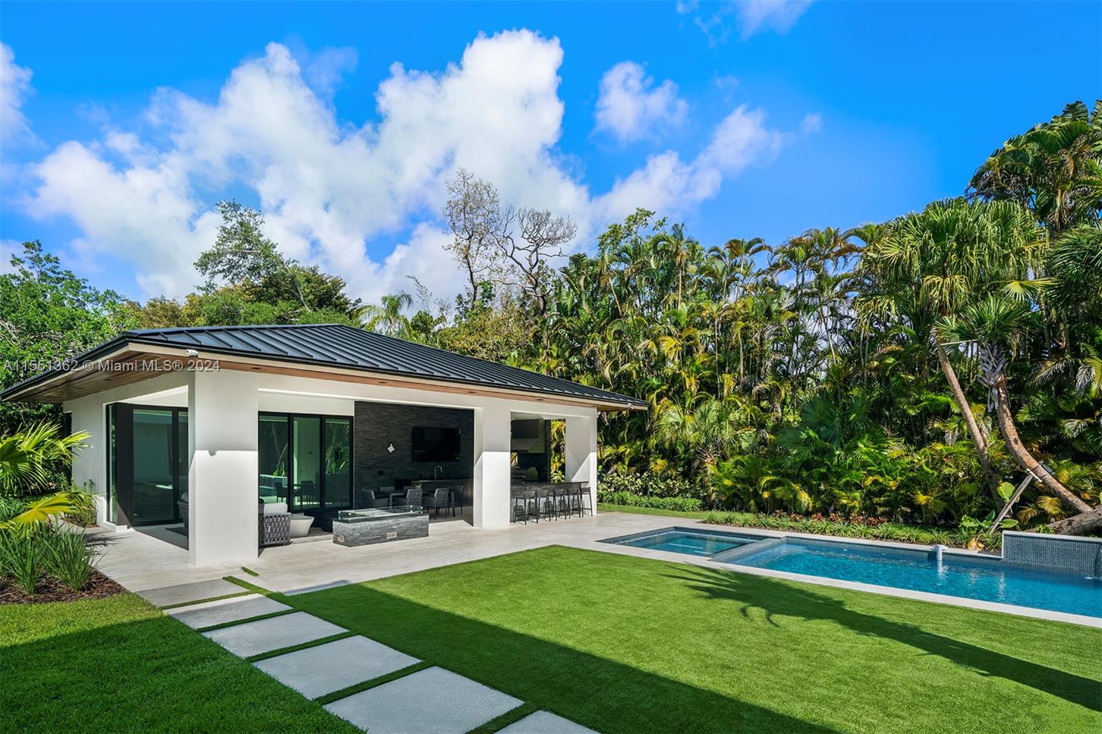 12500 SW 64th Ave, Pinecrest, FL 33156, 7 Bedrooms Bedrooms, ,8 BathroomsBathrooms,Residential,For Sale,64th Ave,A11551362