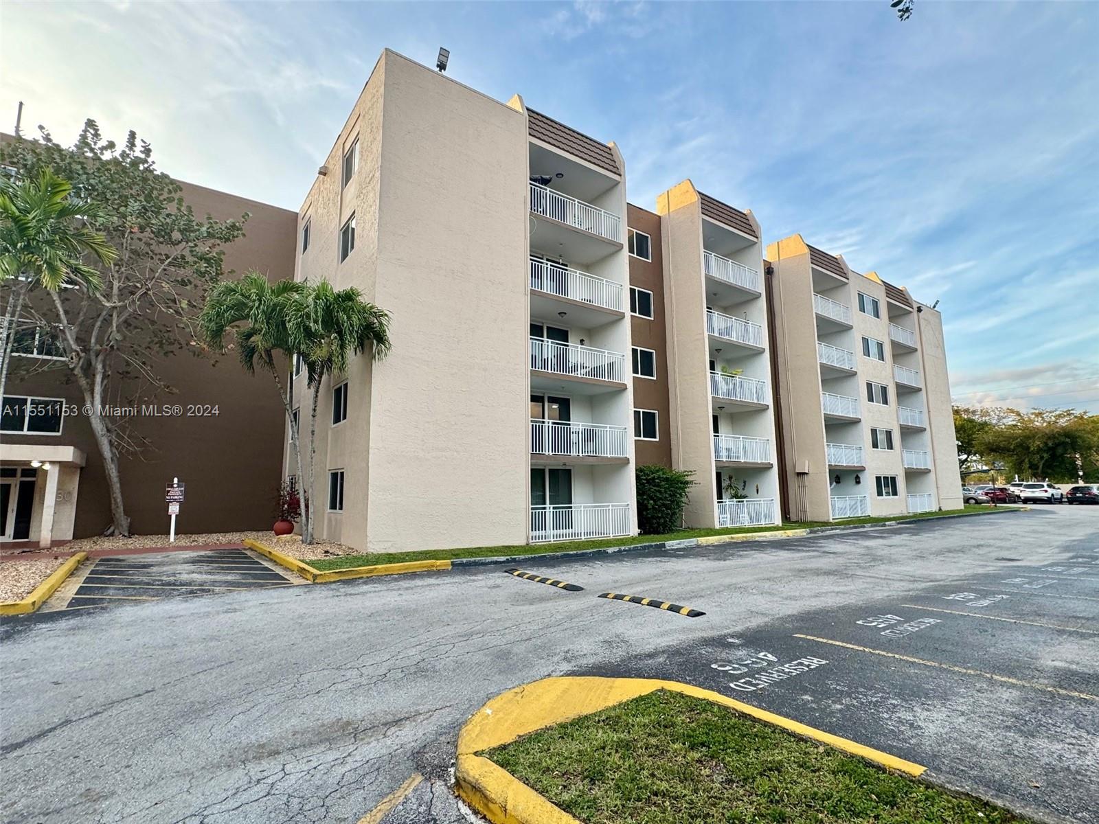 6930 Miami Gardens Dr, Hialeah, FL, 33015 United States, 1 Bedroom Bedrooms, ,1 BathroomBathrooms,Residential,For Sale,Miami Gardens Dr,A11551153