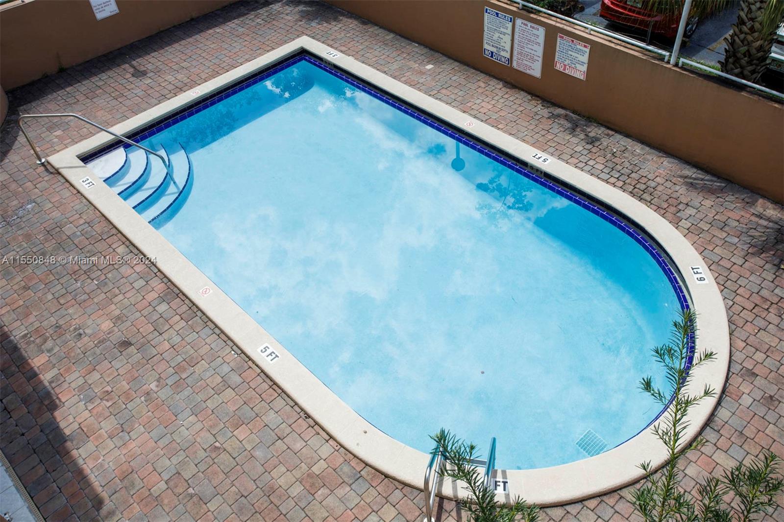 8050 NW 8th St 1305, Miami, Florida 33126, 1 Bedroom Bedrooms, ,1 BathroomBathrooms,Residential,For Sale,8050 NW 8th St 1305,A11550848