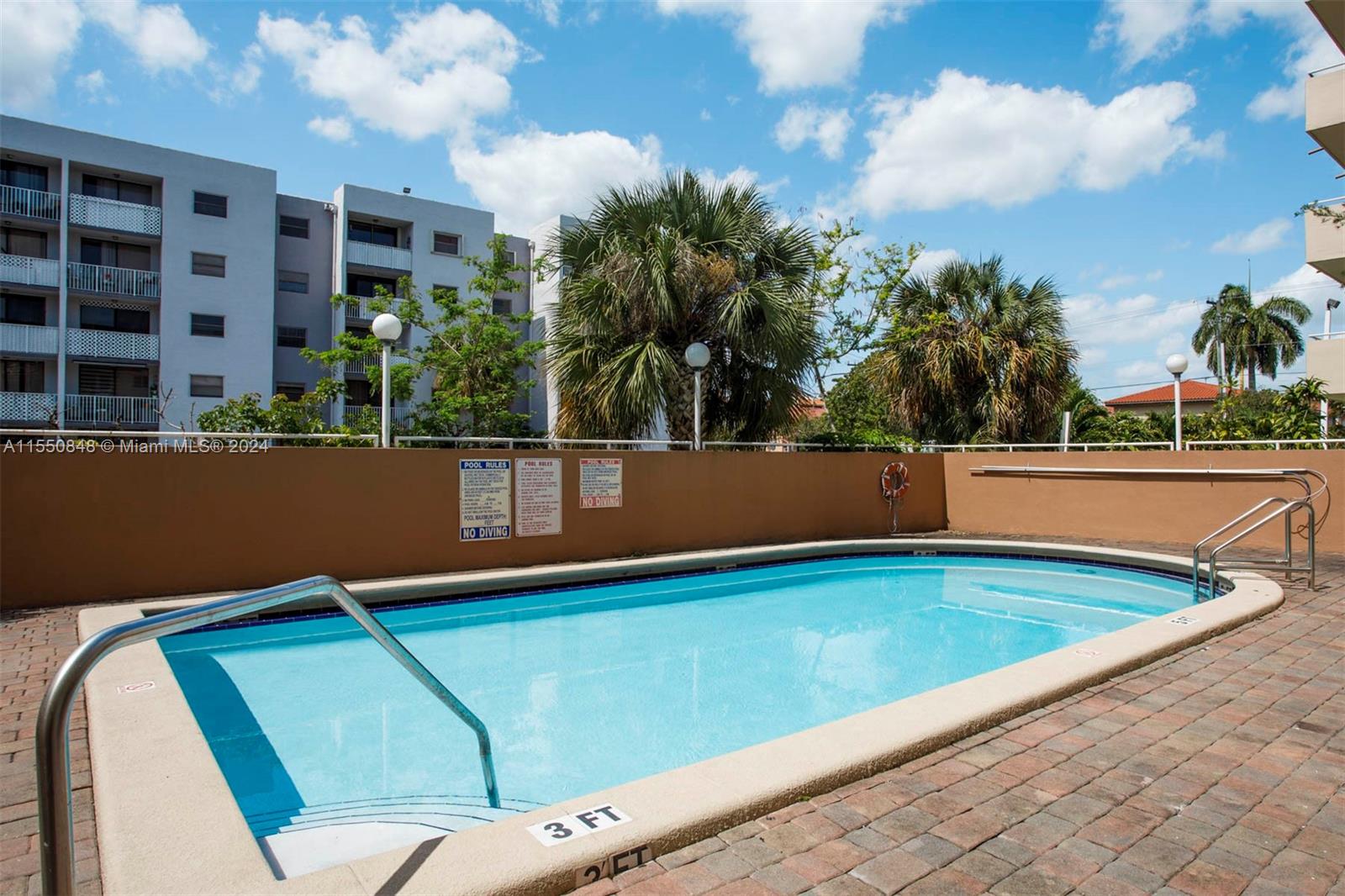 8050 NW 8th St 1305, Miami, Florida 33126, 1 Bedroom Bedrooms, ,1 BathroomBathrooms,Residential,For Sale,8050 NW 8th St 1305,A11550848