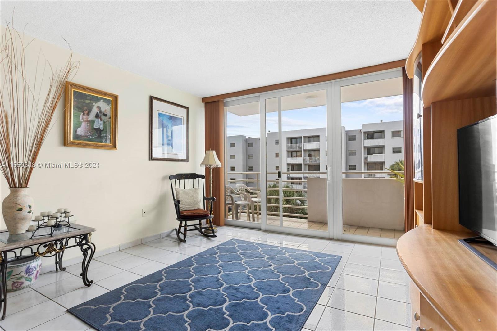 8050 8th St, Miami, FL, 33126 United States, 1 Bedroom Bedrooms, ,1 BathroomBathrooms,Residential,For Sale,8th St,A11550848