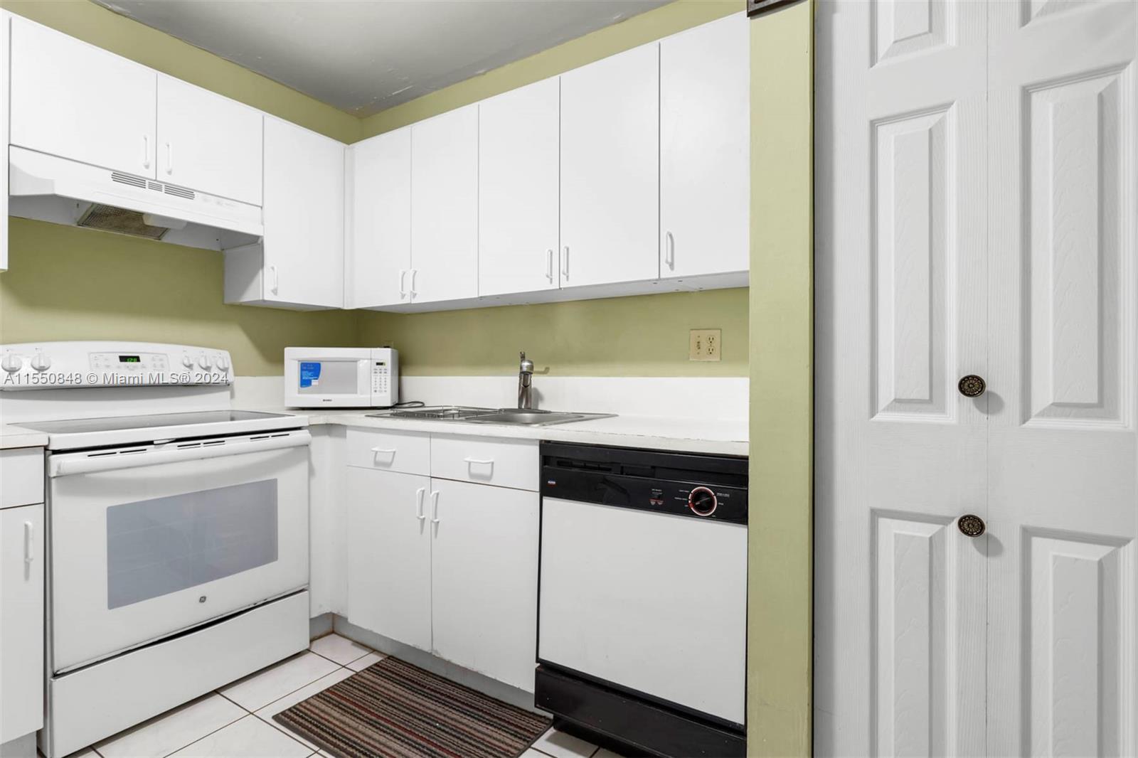 8050 8th St, Miami, FL, 33126 United States, 1 Bedroom Bedrooms, ,1 BathroomBathrooms,Residential,For Sale,8th St,A11550848