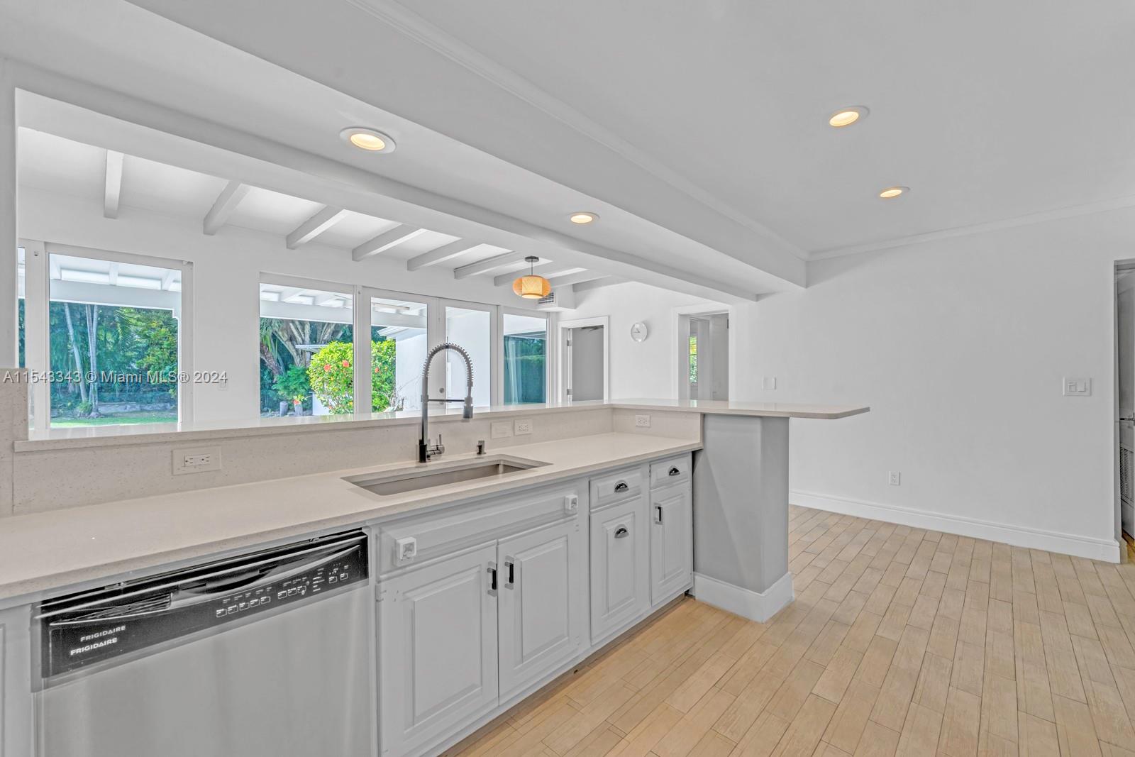 6530 75th Ter, South Miami, FL, 33143 United States, 4 Bedrooms Bedrooms, ,2 BathroomsBathrooms,Residential,For Sale,75th Ter,A11543343