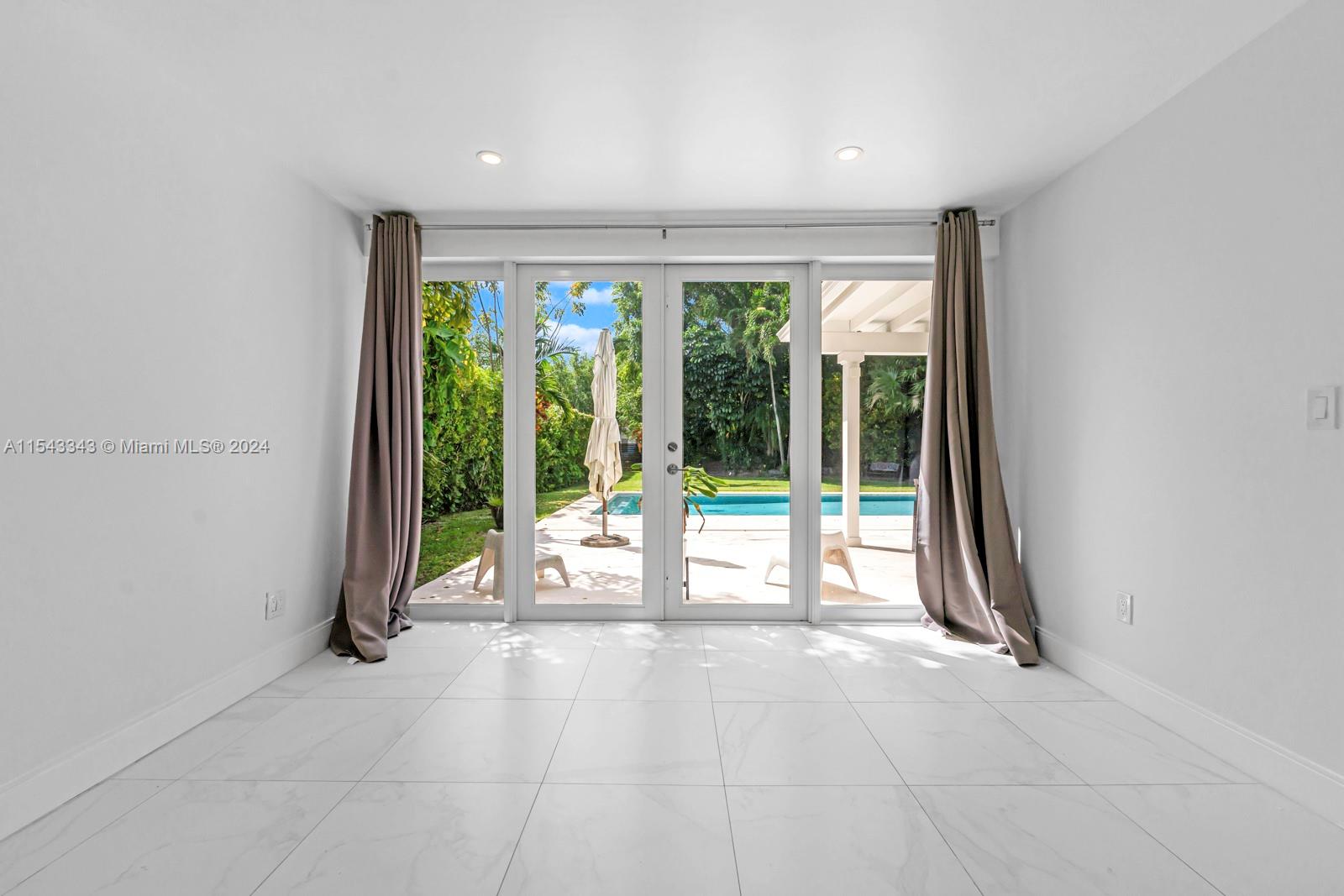 6530 75th Ter, South Miami, FL, 33143 United States, 4 Bedrooms Bedrooms, ,2 BathroomsBathrooms,Residential,For Sale,75th Ter,A11543343