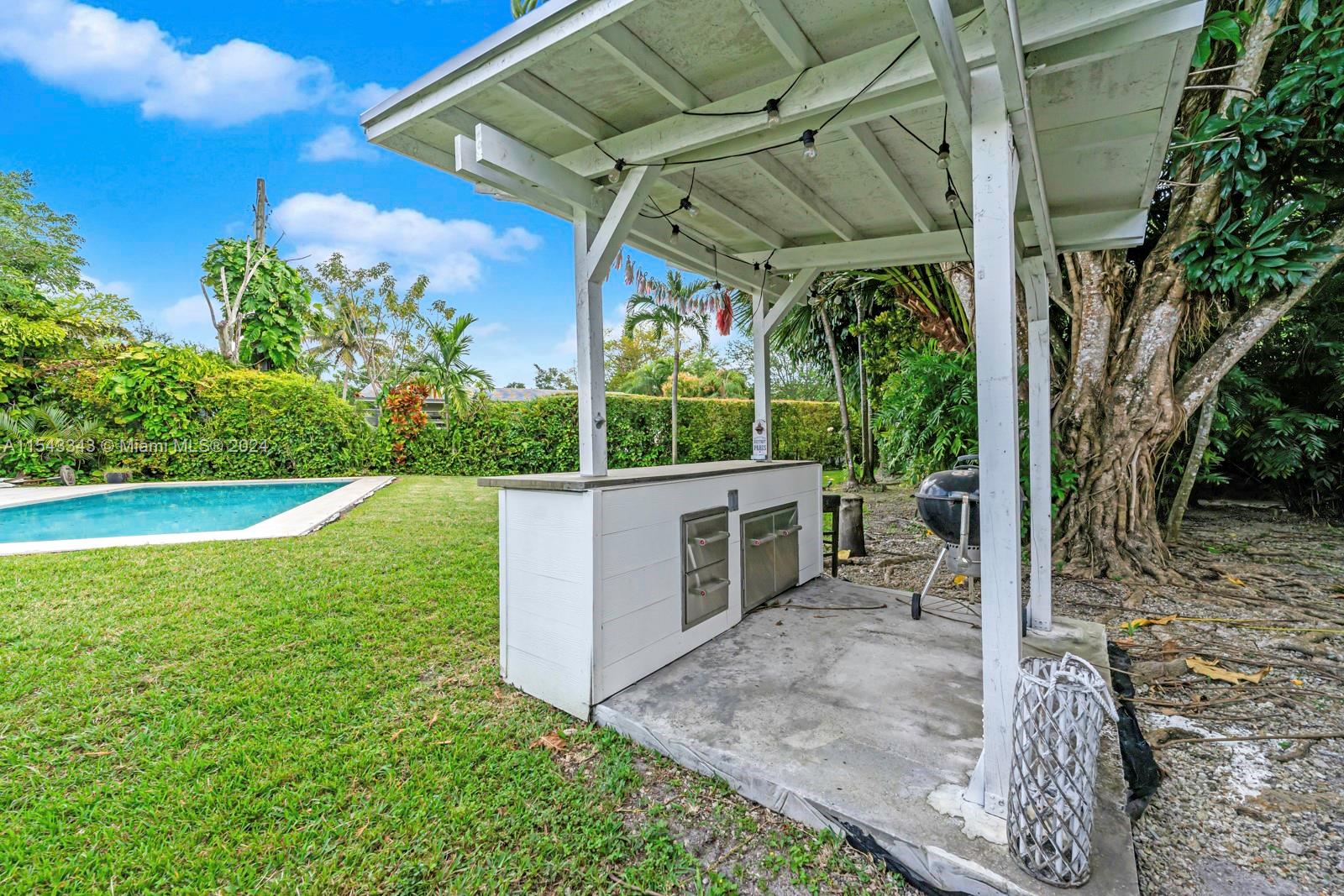 6530 75th Ter, South Miami, FL, 33143 United States, 4 Bedrooms Bedrooms, ,2 BathroomsBathrooms,Residential,For Sale,75th Ter,A11543343