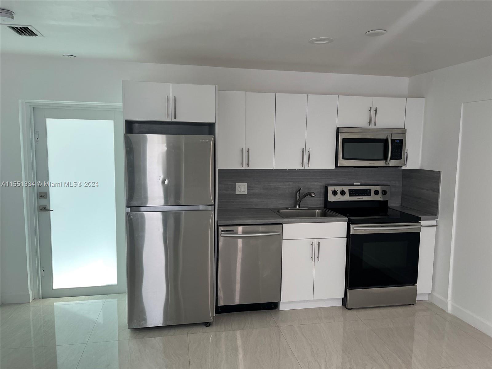 6570 Sheridan St, Hollywood, FL, 33024 United States, 5 Bedrooms Bedrooms, ,4 BathroomsBathrooms,Residential,For Sale,Sheridan St,A11551334