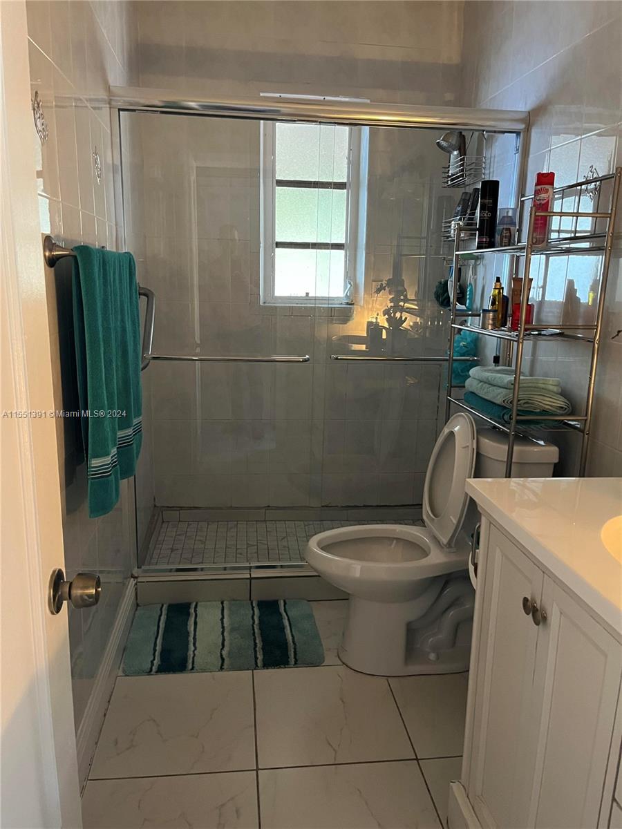 466 19th St, Hialeah, FL, 33013 United States, 2 Bedrooms Bedrooms, ,2 BathroomsBathrooms,Residential,For Sale,19th St,A11551391