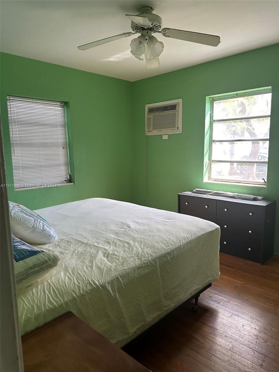594 10th St, Miami, FL, 33130 United States, 2 Bedrooms Bedrooms, ,1 BathroomBathrooms,Residential,For Sale,10th St,A11551400