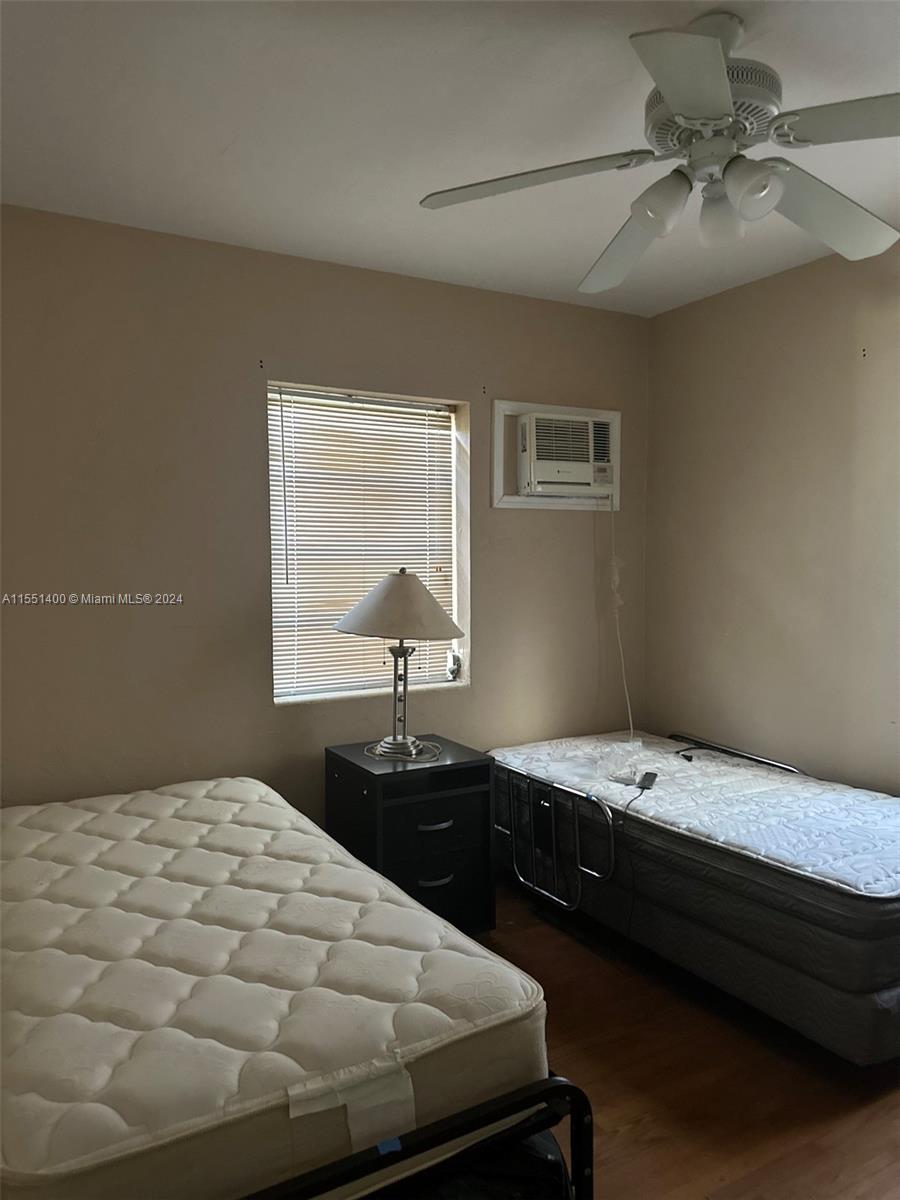 594 10th St, Miami, FL, 33130 United States, 2 Bedrooms Bedrooms, ,1 BathroomBathrooms,Residential,For Sale,10th St,A11551400
