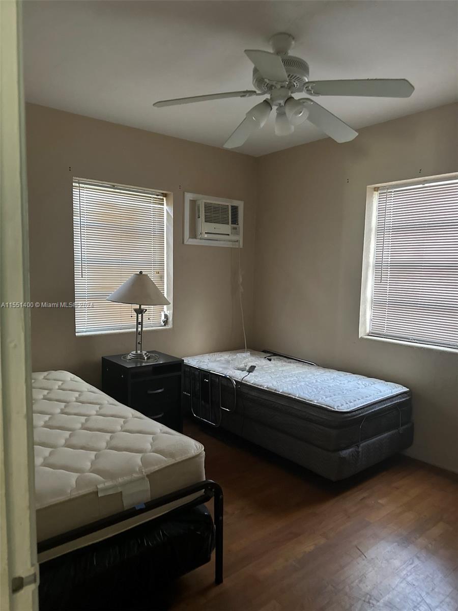 594 10th St, Miami, FL, 33130 United States, 2 Bedrooms Bedrooms, ,1 BathroomBathrooms,Residential,For Sale,10th St,A11551400