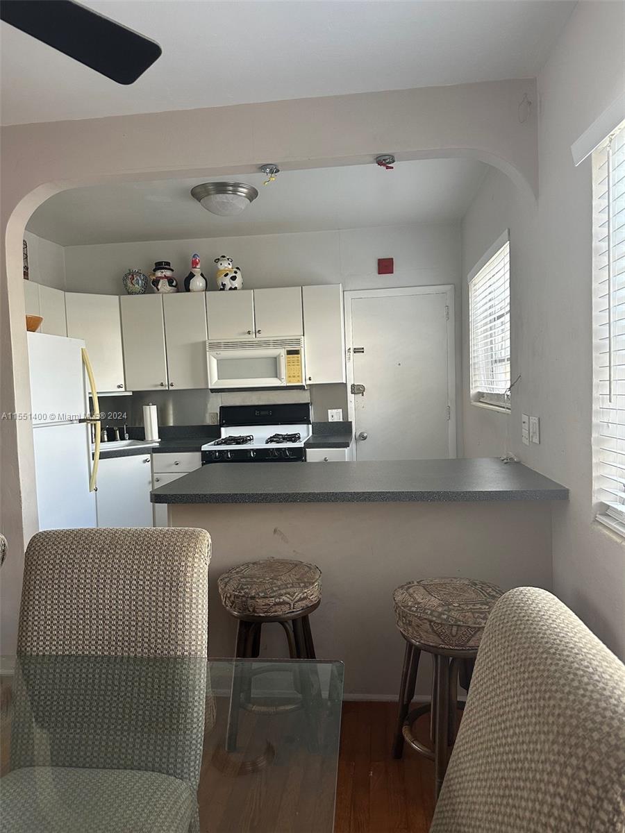 594 10th St, Miami, FL, 33130 United States, 2 Bedrooms Bedrooms, ,1 BathroomBathrooms,Residential,For Sale,10th St,A11551400