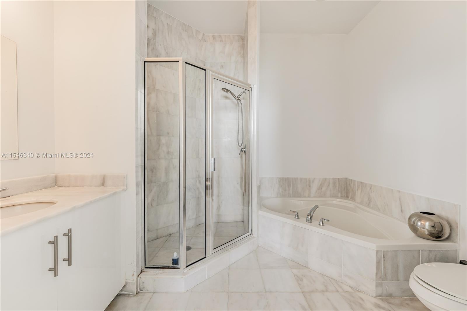 Miami, FL, 33137 United States, 2 Bedrooms Bedrooms, ,2 BathroomsBathrooms,Residential,For Sale,A11546340