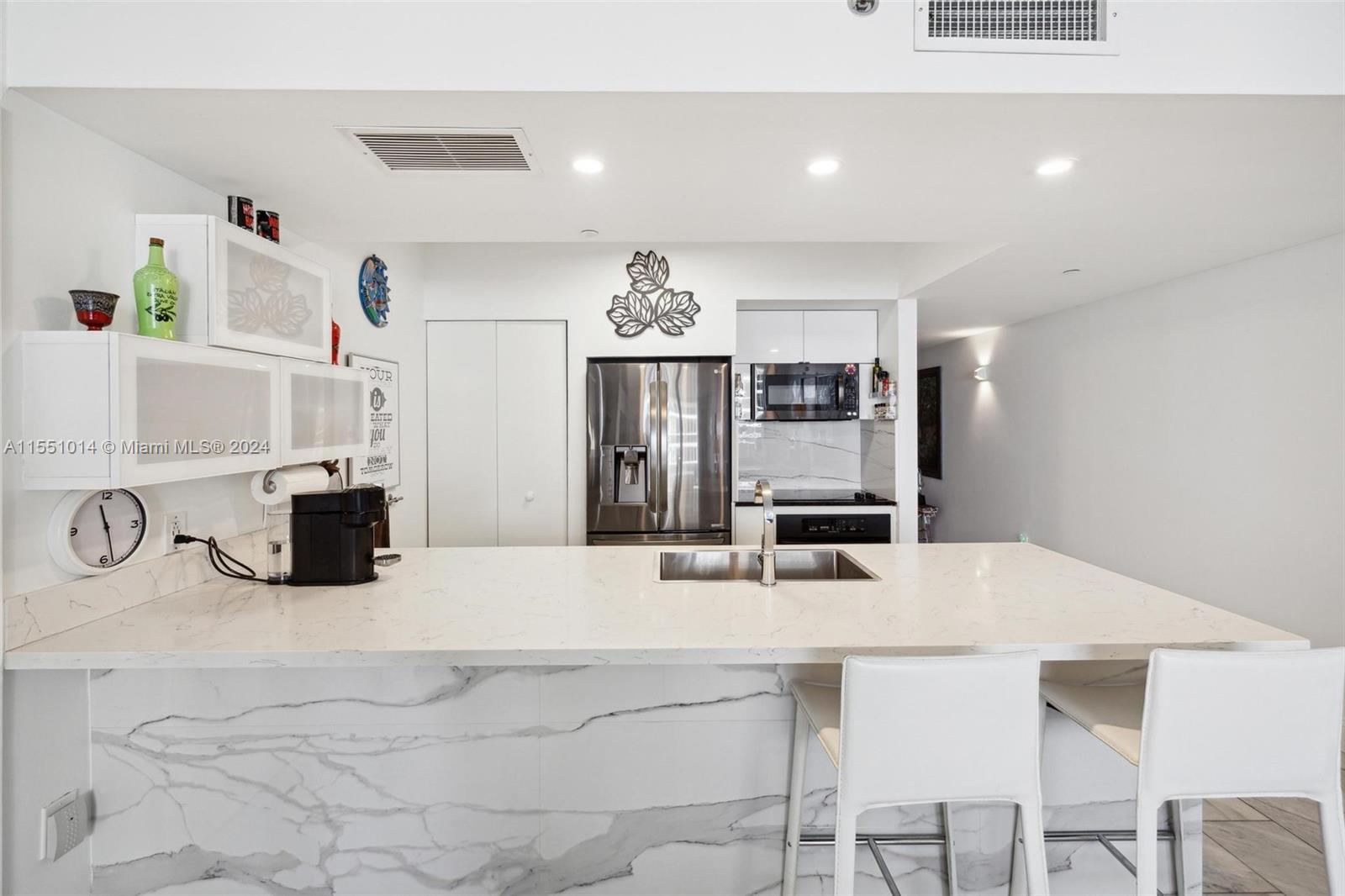 1830 S OCEAN DR 4210, Hallandale Beach, Florida 33009, 2 Bedrooms Bedrooms, ,2 BathroomsBathrooms,Residential,For Sale,1830 S OCEAN DR 4210,A11551014