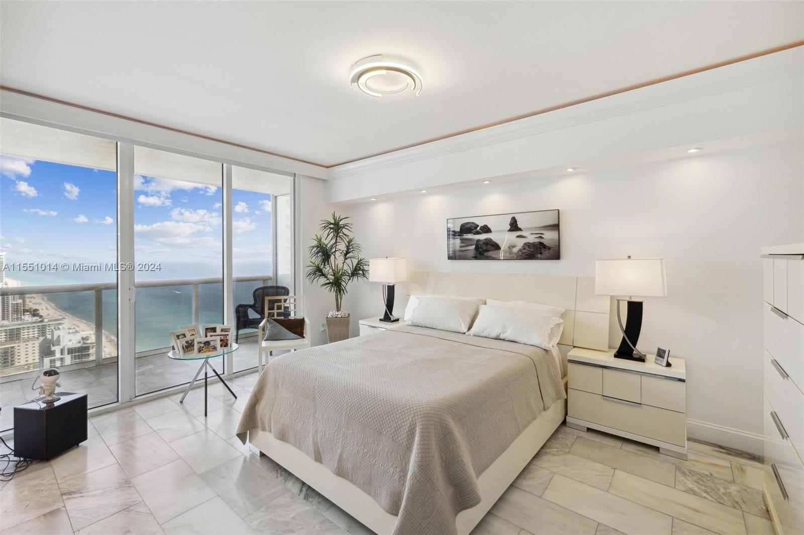 1830 OCEAN DR, Hallandale Beach, FL, 33009 United States, 2 Bedrooms Bedrooms, ,2 BathroomsBathrooms,Residential,For Sale,OCEAN DR,A11551014