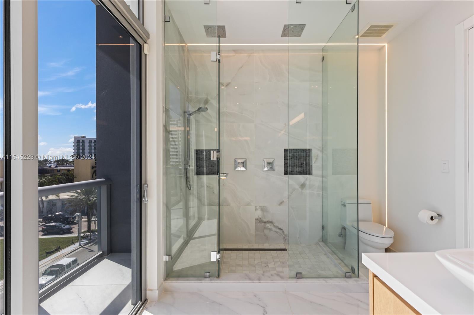 2890 N Ocean Dr 2890, Hollywood, Florida 33019, 3 Bedrooms Bedrooms, ,3 BathroomsBathrooms,Residential,For Sale,2890 N Ocean Dr 2890,A11545223