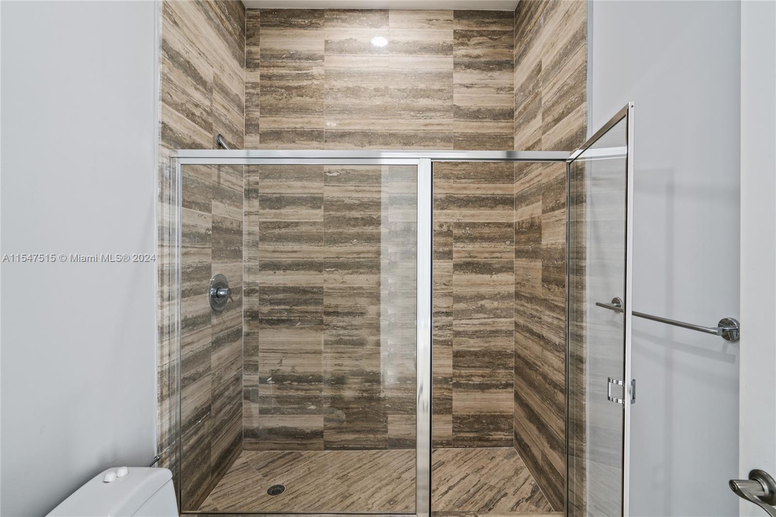 16001 Collins Ave 4204, Sunny Isles Beach, Florida 33160, 3 Bedrooms Bedrooms, ,3 BathroomsBathrooms,Residentiallease,For Rent,16001 Collins Ave 4204,A11547515