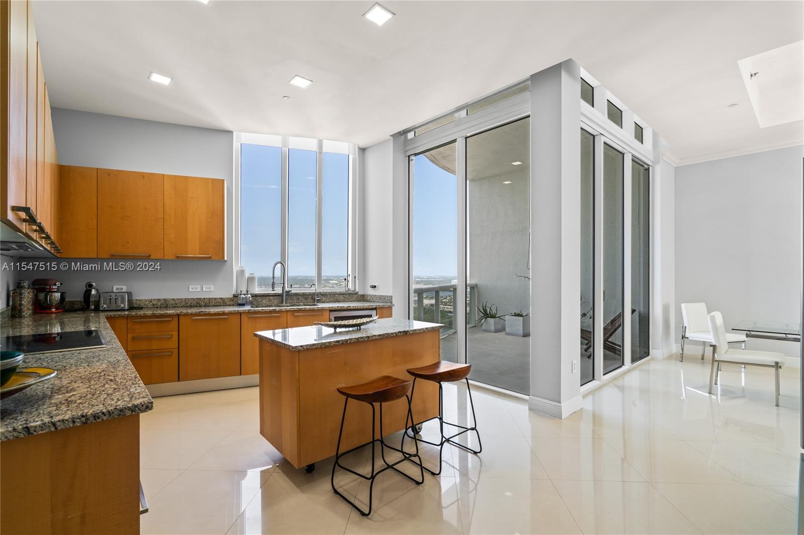16001 Collins Ave 4204, Sunny Isles Beach, Florida 33160, 3 Bedrooms Bedrooms, ,3 BathroomsBathrooms,Residentiallease,For Rent,16001 Collins Ave 4204,A11547515