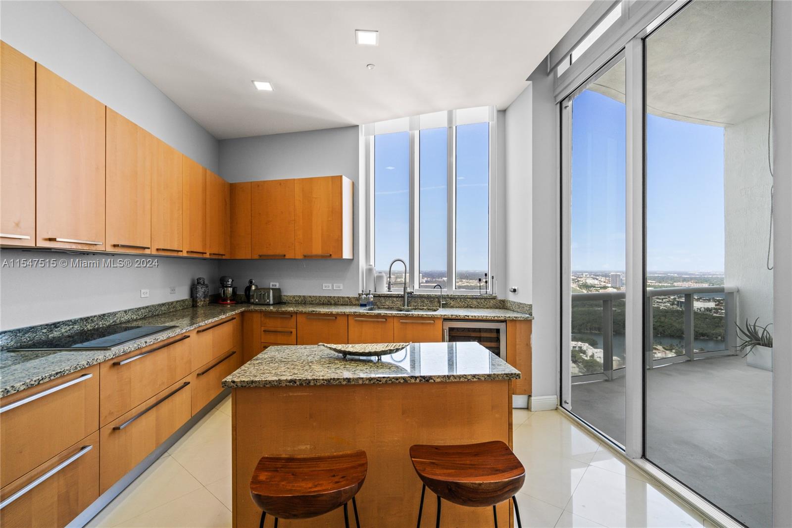 16001 Collins Ave 4204, Sunny Isles Beach, Florida 33160, 3 Bedrooms Bedrooms, ,3 BathroomsBathrooms,Residentiallease,For Rent,16001 Collins Ave 4204,A11547515