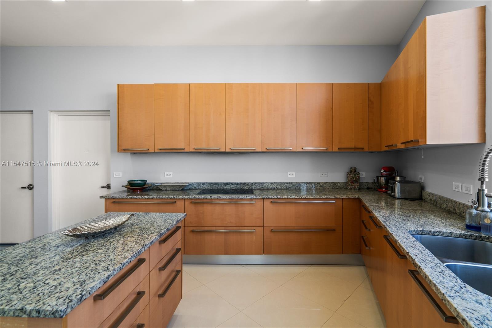 16001 Collins Ave 4204, Sunny Isles Beach, Florida 33160, 3 Bedrooms Bedrooms, ,3 BathroomsBathrooms,Residentiallease,For Rent,16001 Collins Ave 4204,A11547515