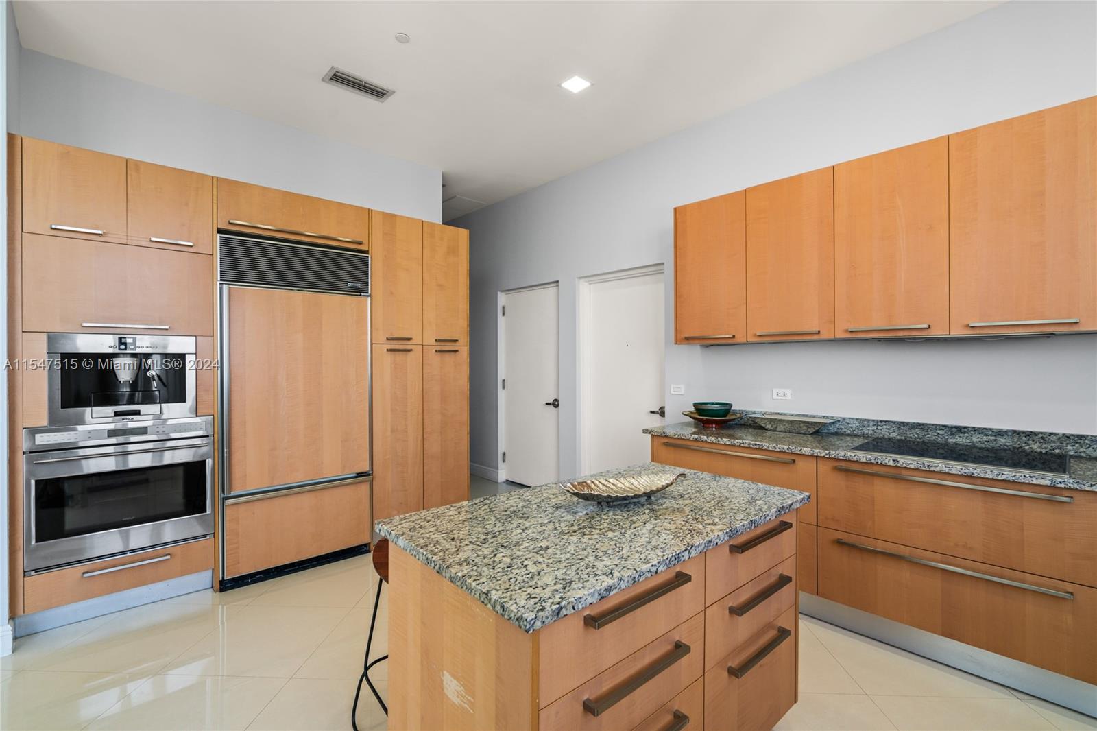 16001 Collins Ave 4204, Sunny Isles Beach, Florida 33160, 3 Bedrooms Bedrooms, ,3 BathroomsBathrooms,Residentiallease,For Rent,16001 Collins Ave 4204,A11547515