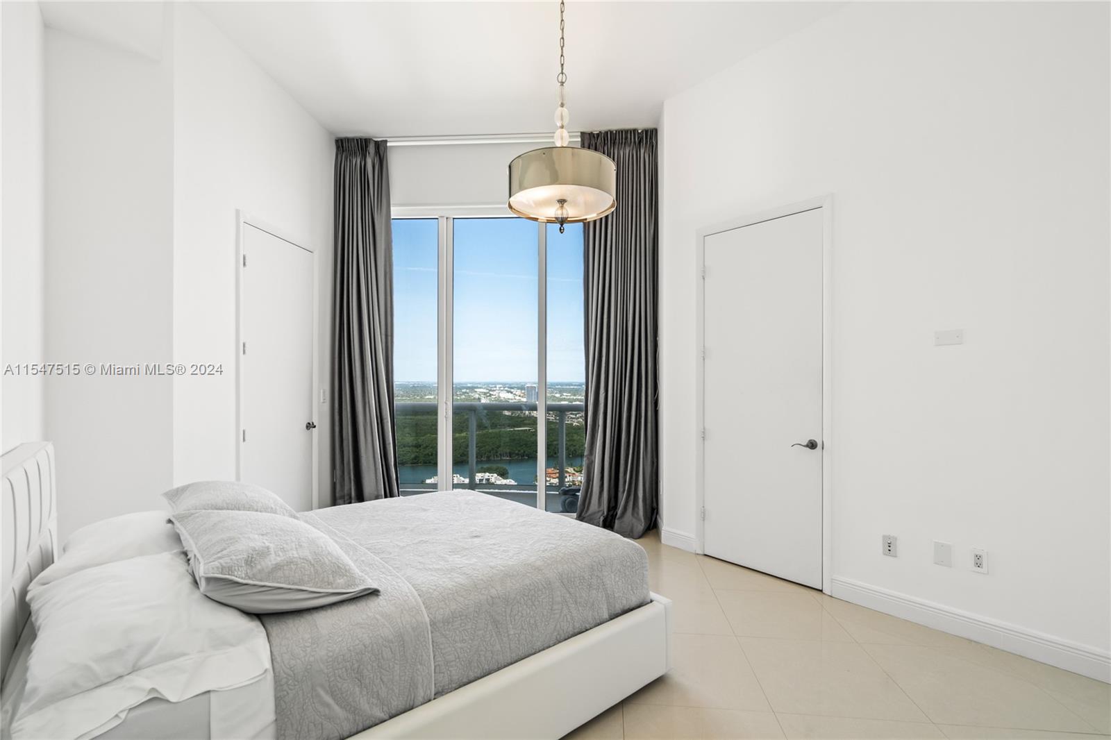 16001 Collins Ave 4204, Sunny Isles Beach, Florida 33160, 3 Bedrooms Bedrooms, ,3 BathroomsBathrooms,Residentiallease,For Rent,16001 Collins Ave 4204,A11547515