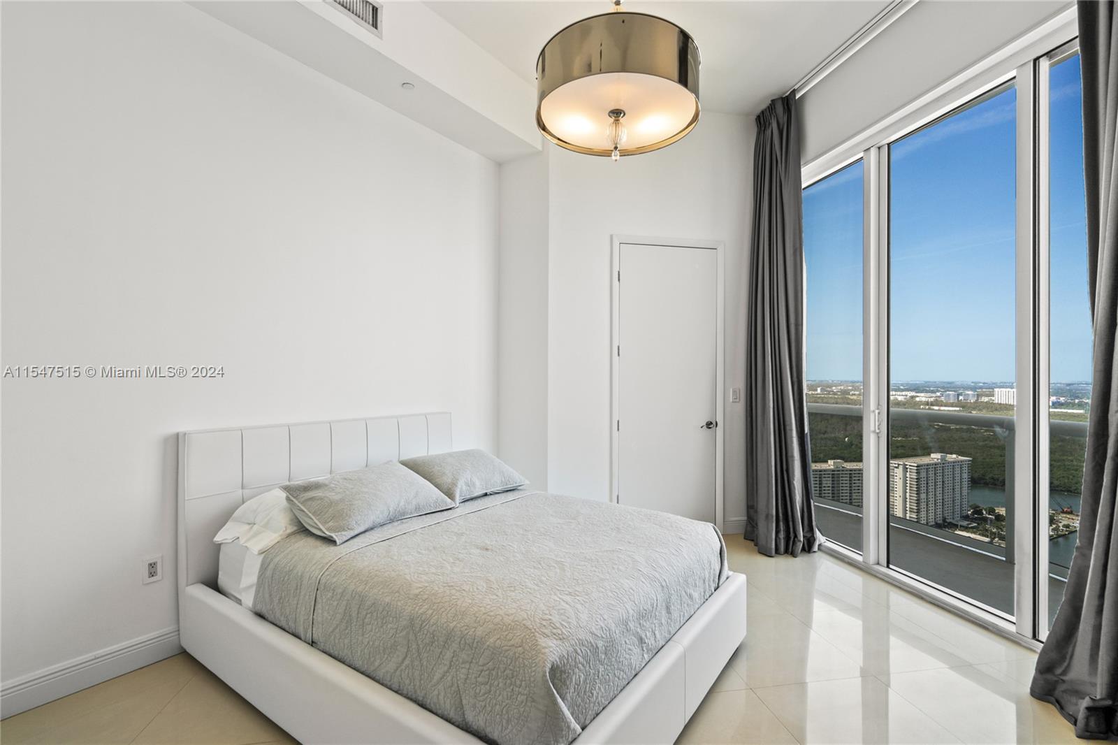 16001 Collins Ave 4204, Sunny Isles Beach, Florida 33160, 3 Bedrooms Bedrooms, ,3 BathroomsBathrooms,Residentiallease,For Rent,16001 Collins Ave 4204,A11547515