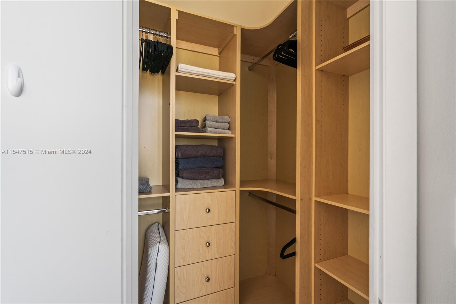 16001 Collins Ave 4204, Sunny Isles Beach, Florida 33160, 3 Bedrooms Bedrooms, ,3 BathroomsBathrooms,Residentiallease,For Rent,16001 Collins Ave 4204,A11547515