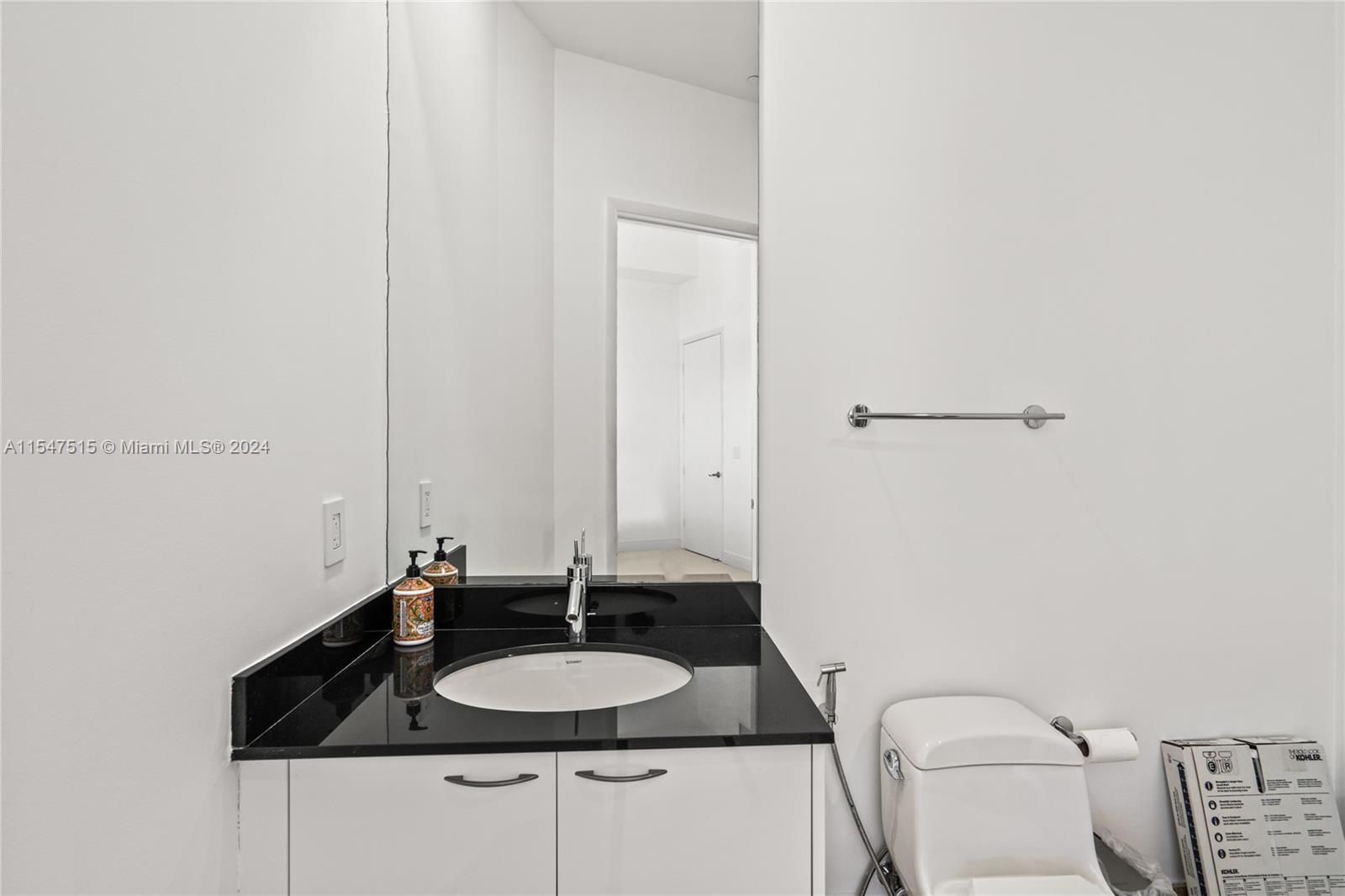 16001 Collins Ave 4204, Sunny Isles Beach, Florida 33160, 3 Bedrooms Bedrooms, ,3 BathroomsBathrooms,Residentiallease,For Rent,16001 Collins Ave 4204,A11547515