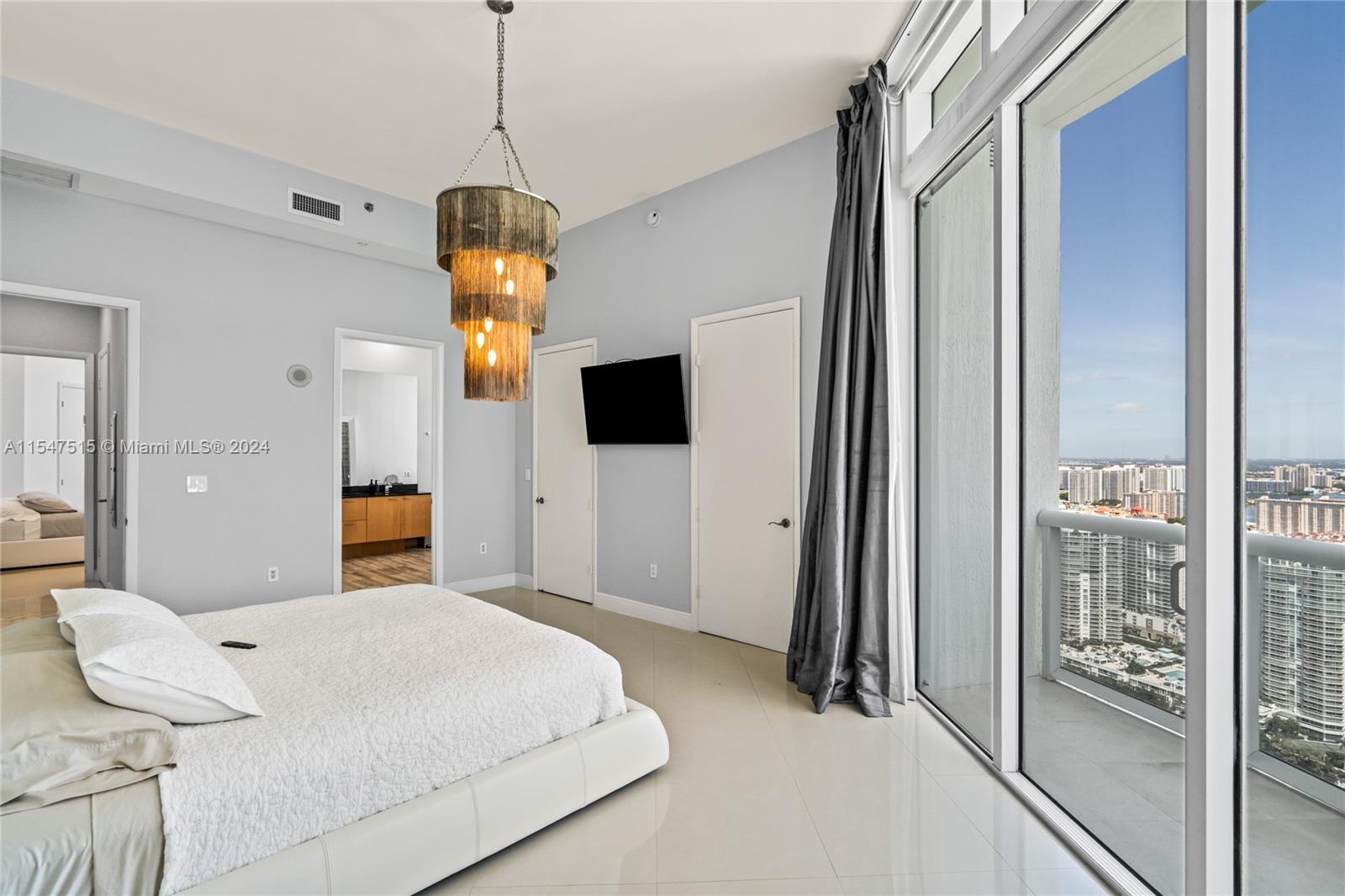 16001 Collins Ave 4204, Sunny Isles Beach, Florida 33160, 3 Bedrooms Bedrooms, ,3 BathroomsBathrooms,Residentiallease,For Rent,16001 Collins Ave 4204,A11547515