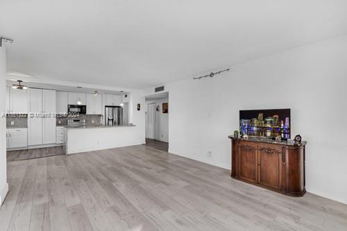 4200 Hillcrest Dr 201, Hollywood, Florida 33021, 2 Bedrooms Bedrooms, ,2 BathroomsBathrooms,Residential,For Sale,4200 Hillcrest Dr 201,A11551322