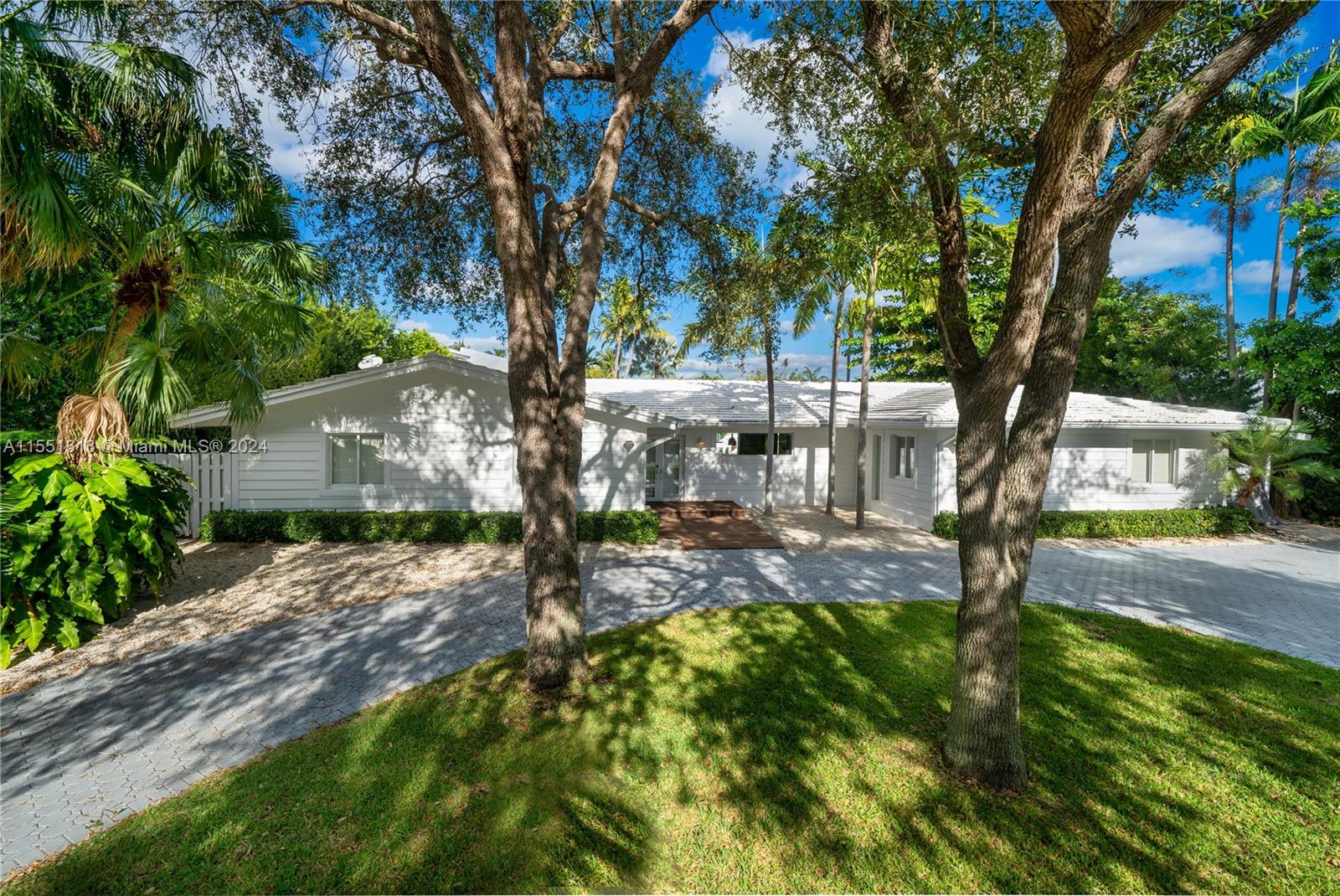 861 Harbor Dr, Key Biscayne, FL, 33149 United States, 5 Bedrooms Bedrooms, ,4 BathroomsBathrooms,Residential,For Sale,Harbor Dr,A11551313