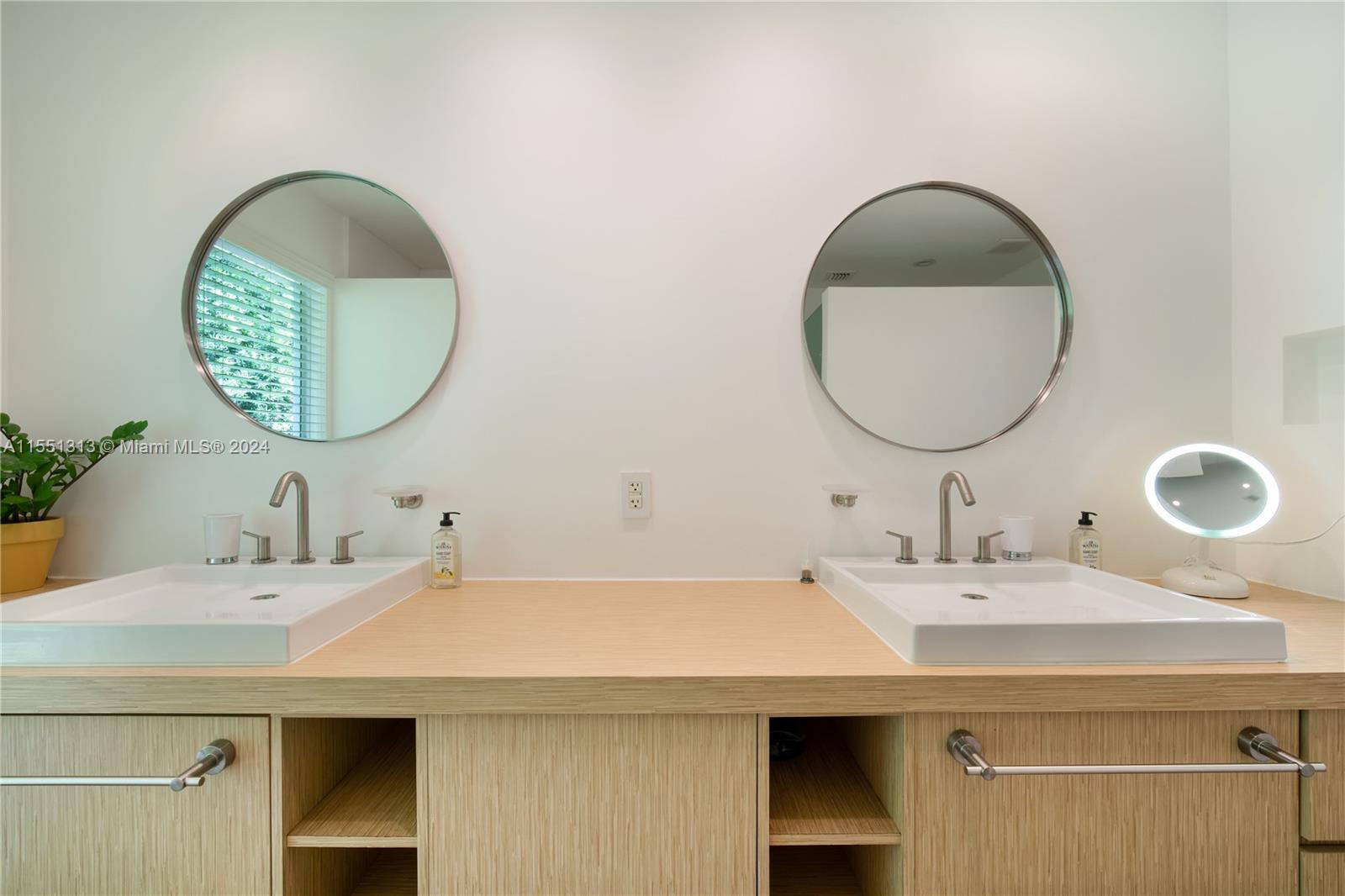 861 Harbor Dr, Key Biscayne, FL, 33149 United States, 5 Bedrooms Bedrooms, ,4 BathroomsBathrooms,Residential,For Sale,Harbor Dr,A11551313