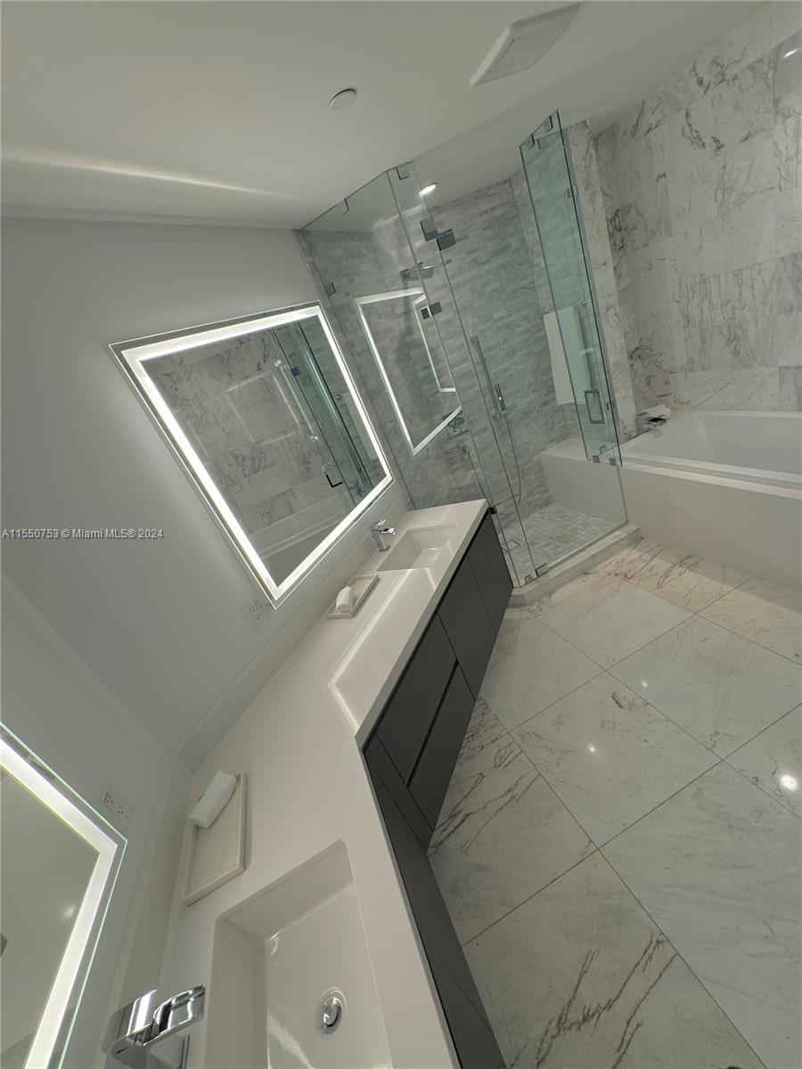 851 NE 1st Ave 1404, Miami, Florida 33132, 2 Bedrooms Bedrooms, ,2 BathroomsBathrooms,Residentiallease,For Rent,851 NE 1st Ave 1404,A11550753