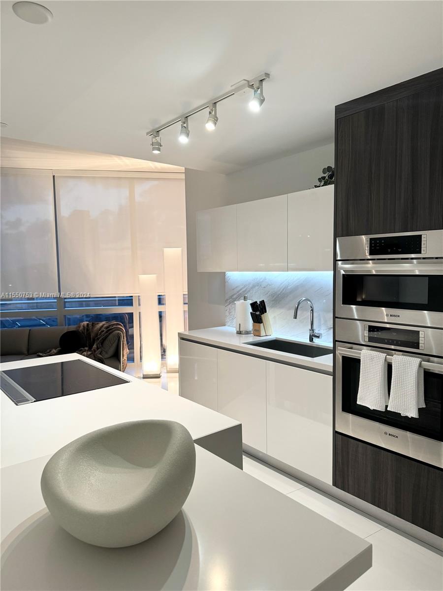 851 NE 1st Ave 1404, Miami, Florida 33132, 2 Bedrooms Bedrooms, ,2 BathroomsBathrooms,Residentiallease,For Rent,851 NE 1st Ave 1404,A11550753