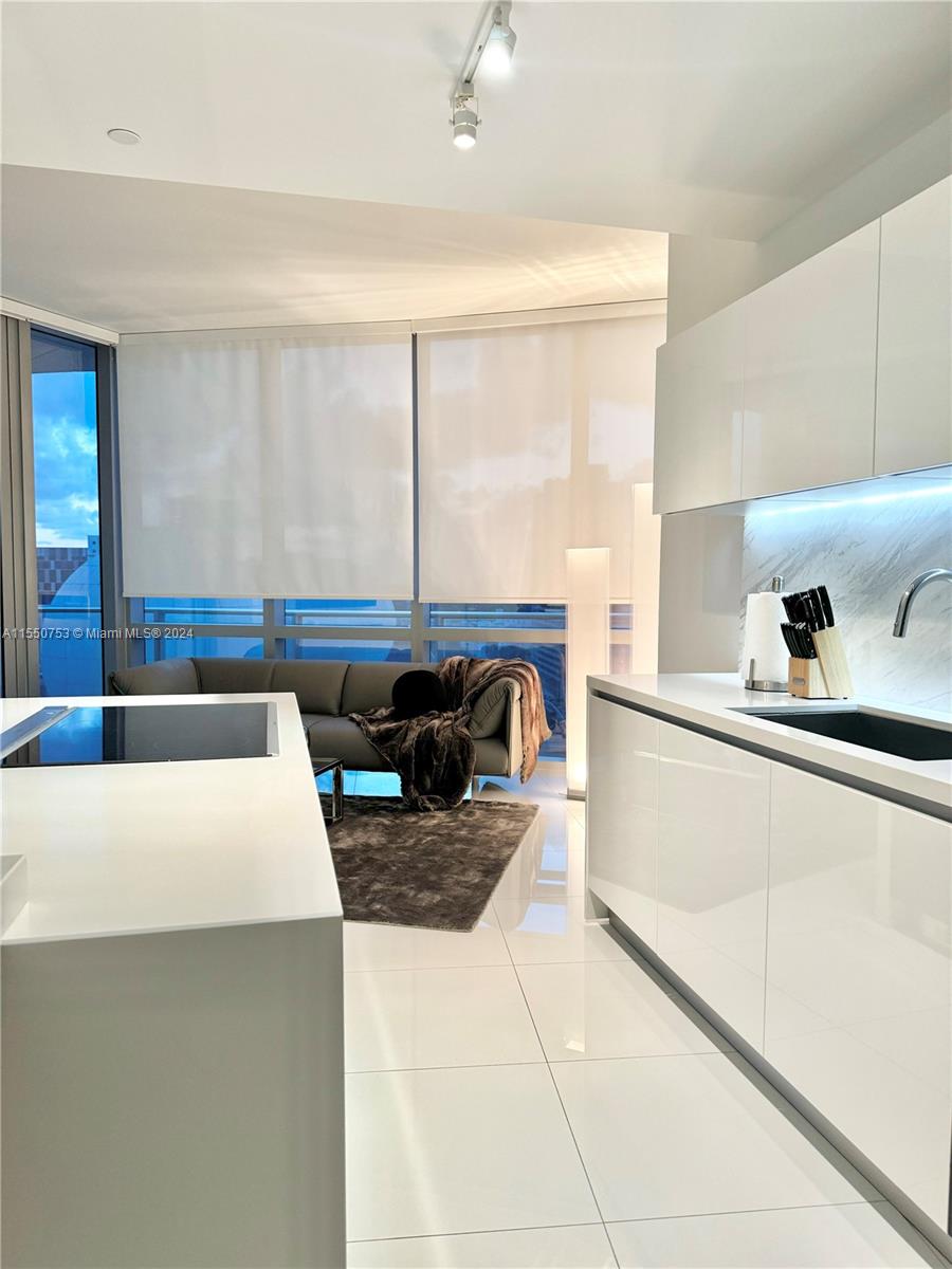 851 NE 1st Ave 1404, Miami, Florida 33132, 2 Bedrooms Bedrooms, ,2 BathroomsBathrooms,Residentiallease,For Rent,851 NE 1st Ave 1404,A11550753