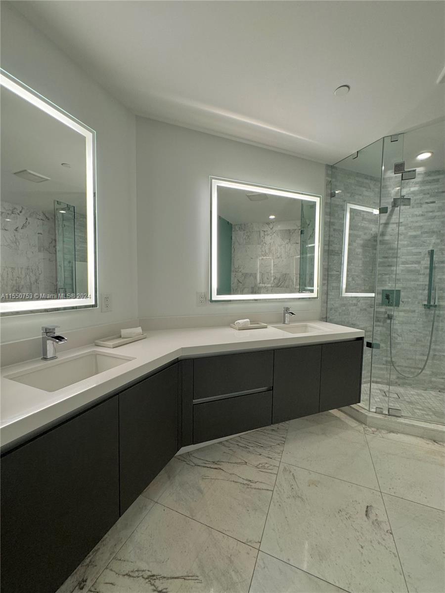 851 NE 1st Ave 1404, Miami, Florida 33132, 2 Bedrooms Bedrooms, ,2 BathroomsBathrooms,Residentiallease,For Rent,851 NE 1st Ave 1404,A11550753