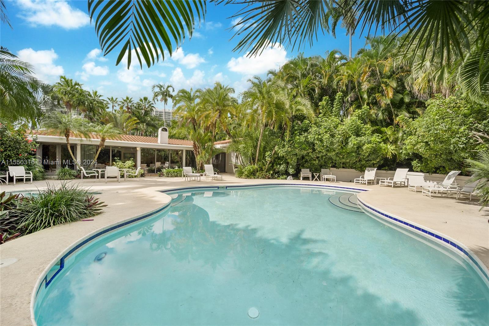 278 S Island Dr, Golden Beach, Florida 33160, 4 Bedrooms Bedrooms, ,4 BathroomsBathrooms,Residentiallease,For Rent,278 S Island Dr,A11550316