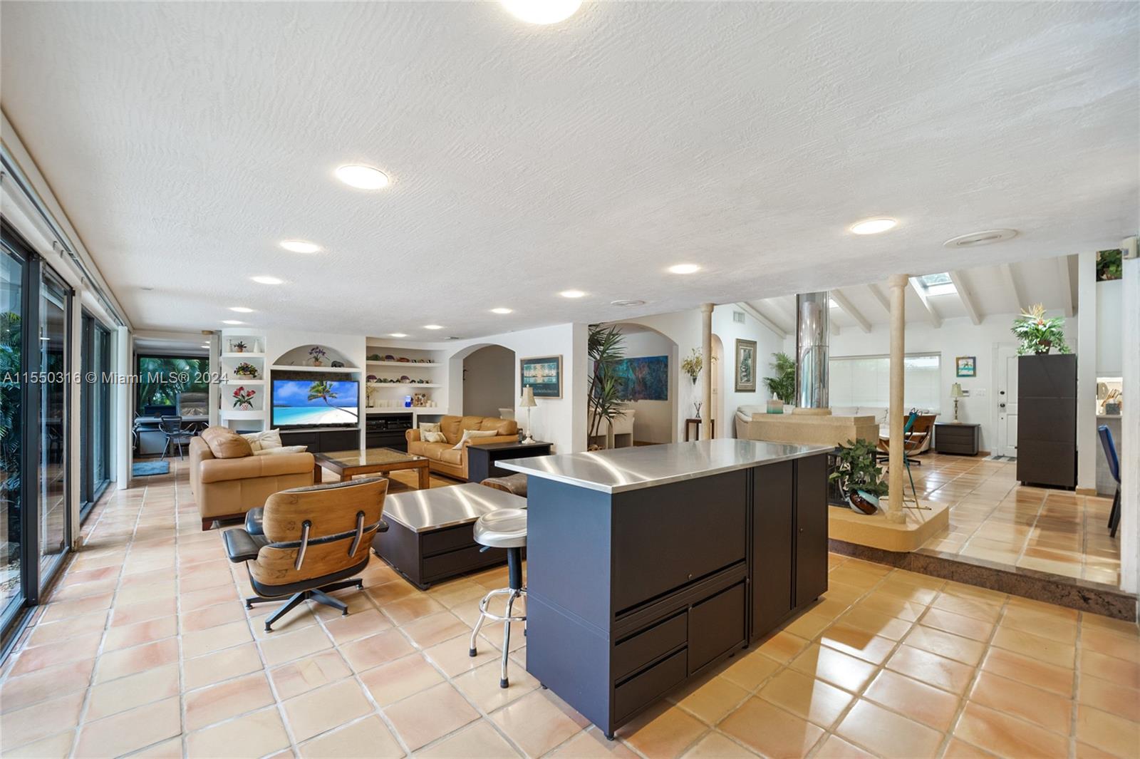278 S Island Dr, Golden Beach, Florida 33160, 4 Bedrooms Bedrooms, ,4 BathroomsBathrooms,Residentiallease,For Rent,278 S Island Dr,A11550316
