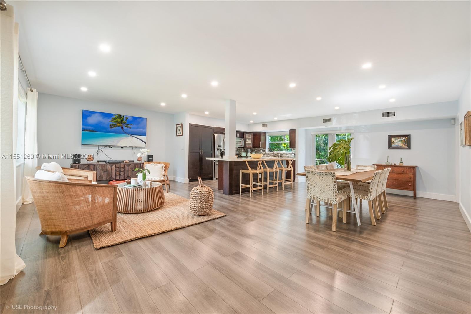 330 Alesio Ave, Coral Gables, Florida 33134, 4 Bedrooms Bedrooms, ,3 BathroomsBathrooms,Residential,For Sale,330 Alesio Ave,A11551260