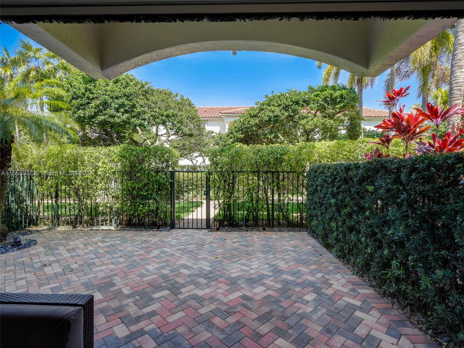 963 Harbor Vw S 963, Hollywood, Florida 33019, 3 Bedrooms Bedrooms, ,3 BathroomsBathrooms,Residential,For Sale,963 Harbor Vw S 963,A11550988