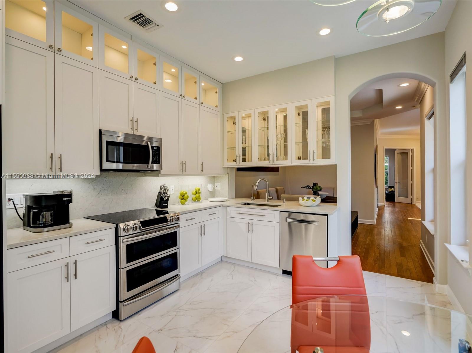 963 Harbor Vw S 963, Hollywood, Florida 33019, 3 Bedrooms Bedrooms, ,3 BathroomsBathrooms,Residential,For Sale,963 Harbor Vw S 963,A11550988