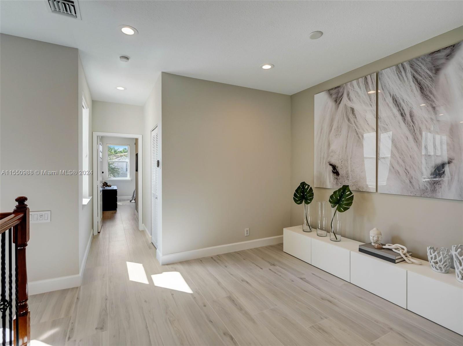 963 Harbor Vw S 963, Hollywood, Florida 33019, 3 Bedrooms Bedrooms, ,3 BathroomsBathrooms,Residential,For Sale,963 Harbor Vw S 963,A11550988