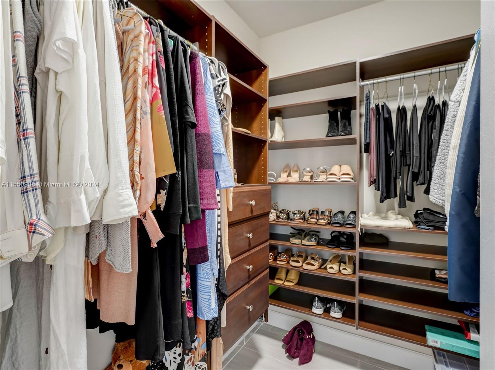 963 Harbor Vw S 963, Hollywood, Florida 33019, 3 Bedrooms Bedrooms, ,3 BathroomsBathrooms,Residential,For Sale,963 Harbor Vw S 963,A11550988