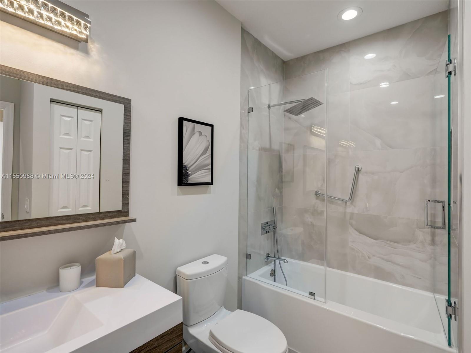 963 Harbor Vw S 963, Hollywood, Florida 33019, 3 Bedrooms Bedrooms, ,3 BathroomsBathrooms,Residential,For Sale,963 Harbor Vw S 963,A11550988