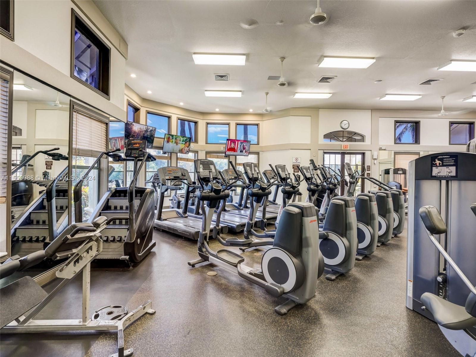 963 Harbor Vw S 963, Hollywood, Florida 33019, 3 Bedrooms Bedrooms, ,3 BathroomsBathrooms,Residential,For Sale,963 Harbor Vw S 963,A11550988