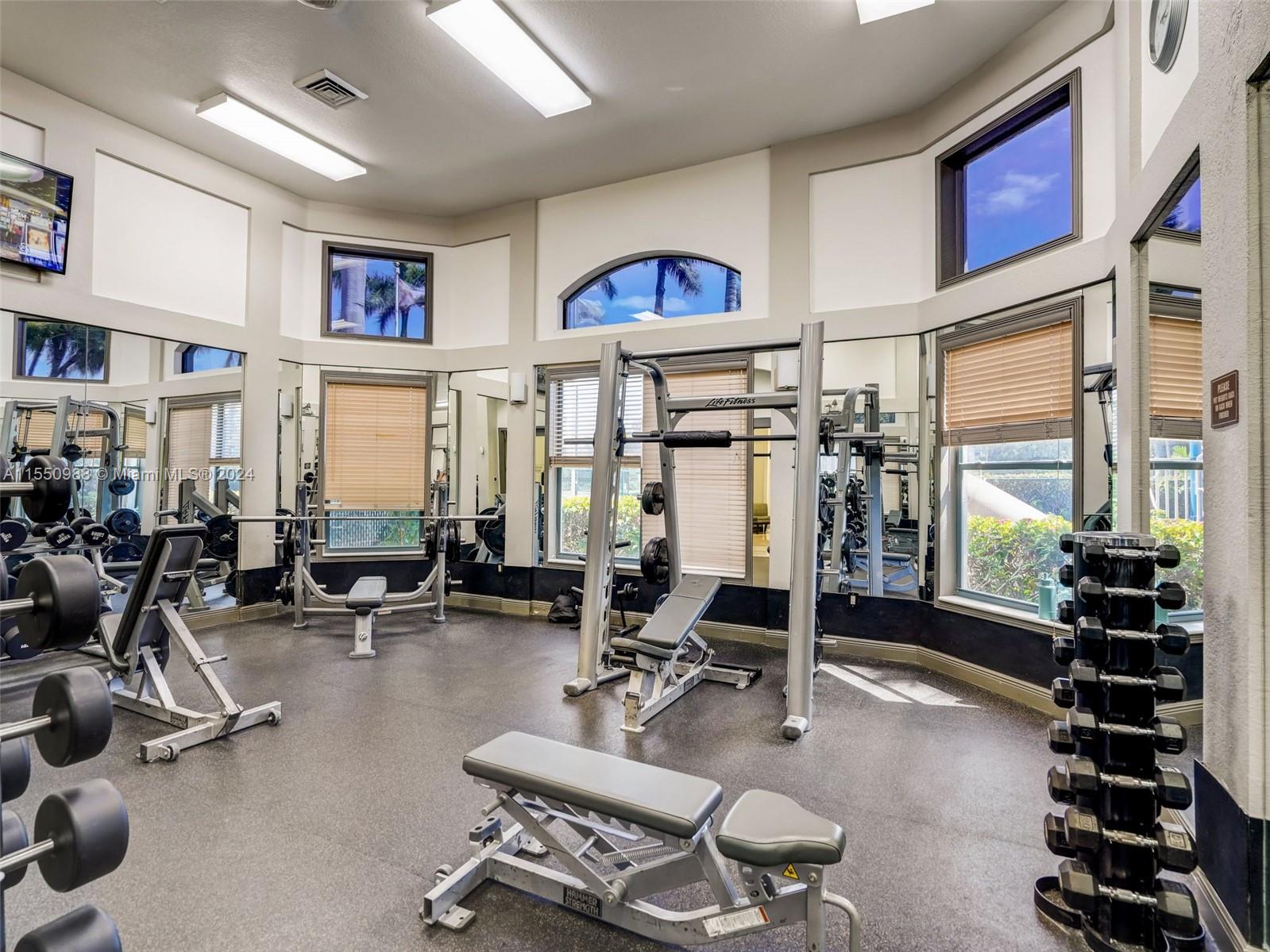 963 Harbor Vw S 963, Hollywood, Florida 33019, 3 Bedrooms Bedrooms, ,3 BathroomsBathrooms,Residential,For Sale,963 Harbor Vw S 963,A11550988